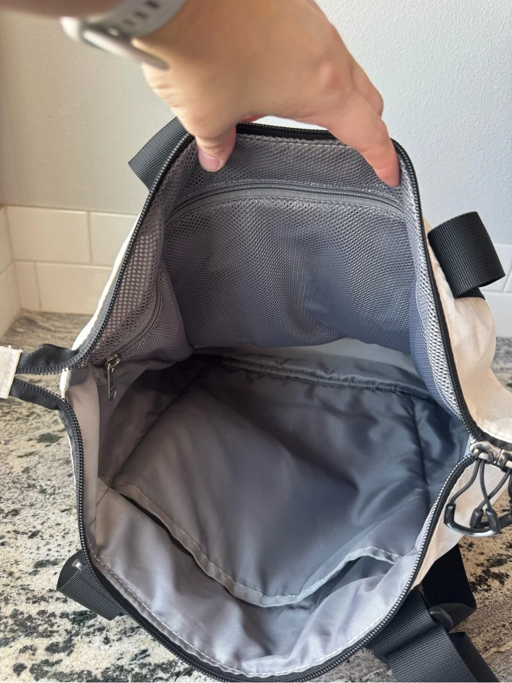 The Northface Borealis Tote Bag 22L Gardenia White EUC